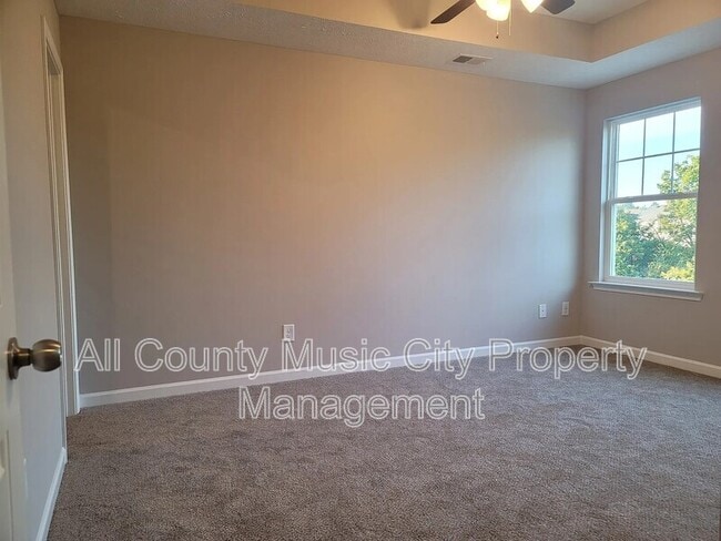 Building Photo - 310 Negri Ct
