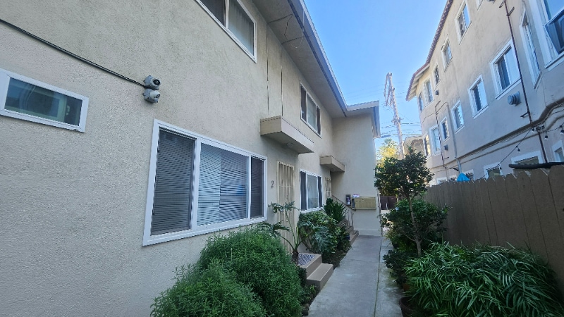 Building Photo - 24 Brooks Ave