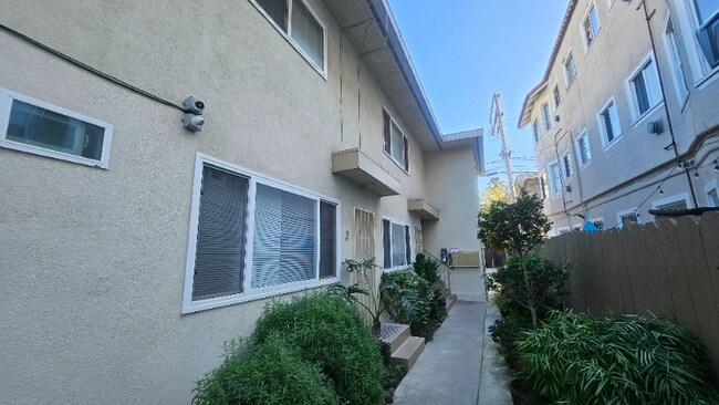 Building Photo - 24 Brooks Ave