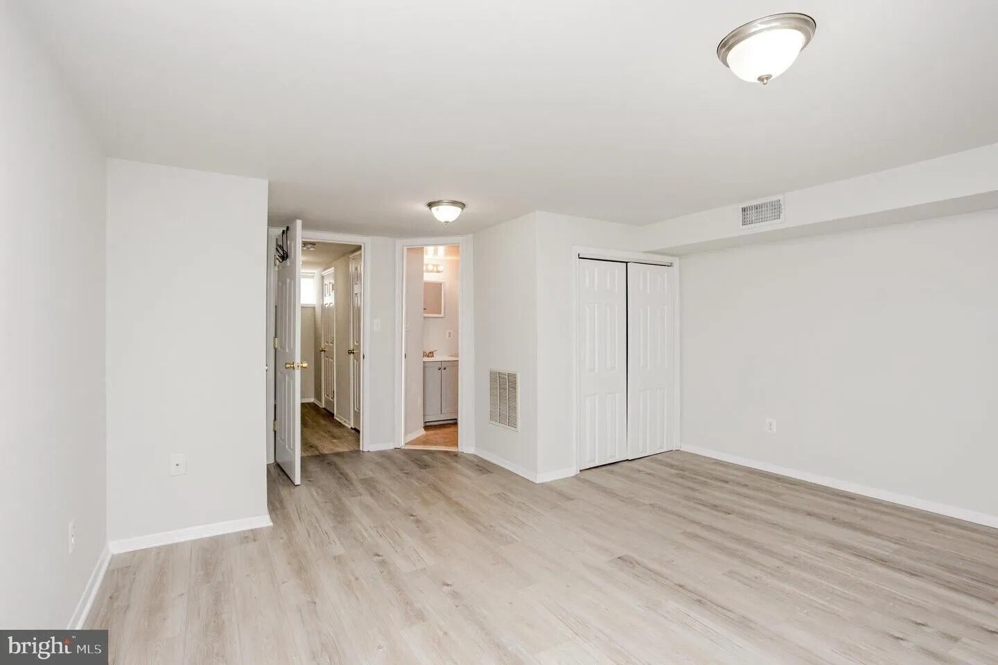 Building Photo - 8125 Mid Haven Rd