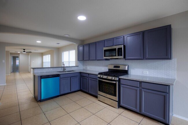 Building Photo - 718 Remwick Dr