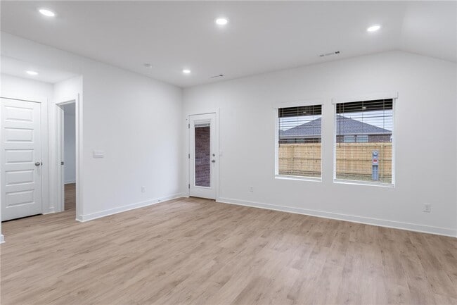 Building Photo - 4611 W Barhem Dr