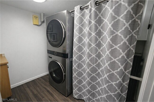 Building Photo - 1448 Churchill Cir