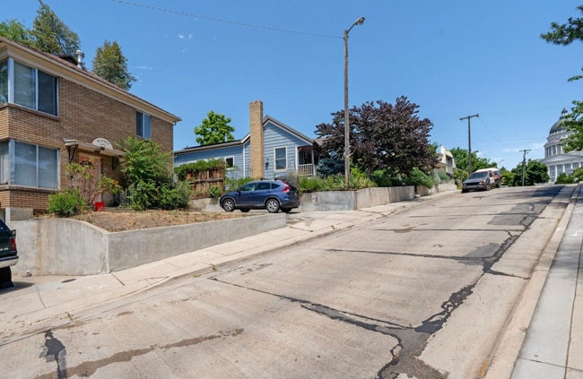 Building Photo - Peaceful 1 Bedroom Apartment Near the Utah Capitol & Downtown Salt Lake City