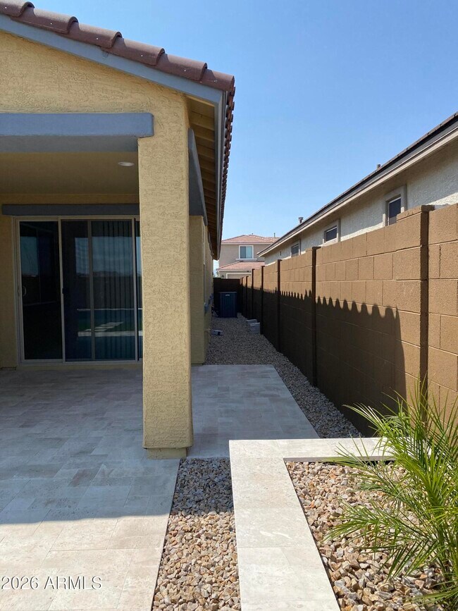 Building Photo - 8826 W Medlock Dr