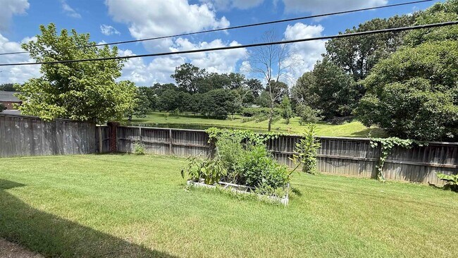 Building Photo - 1746 Chadwick Farms Loop N