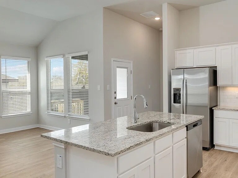 Building Photo - 358 Nespral Dr