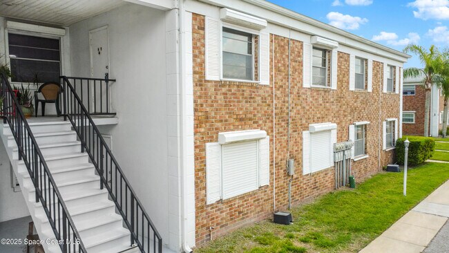 Building Photo - 190 E Olmstead Dr