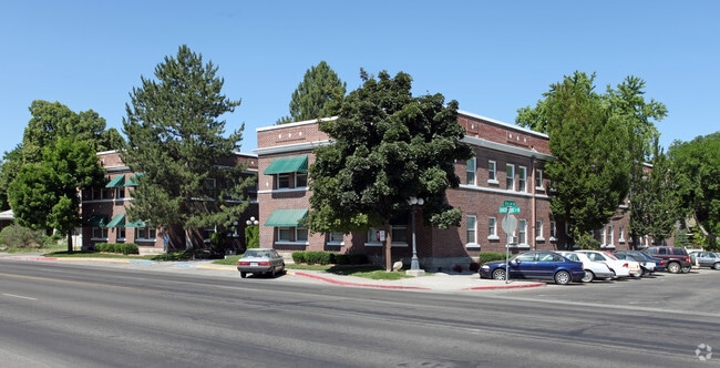 Primary Photo - Courtyard Apartments