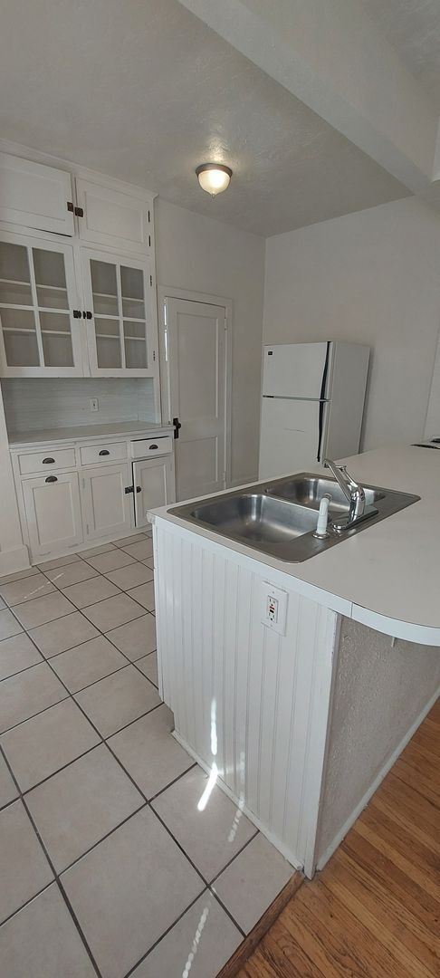 Building Photo - 717 16th St