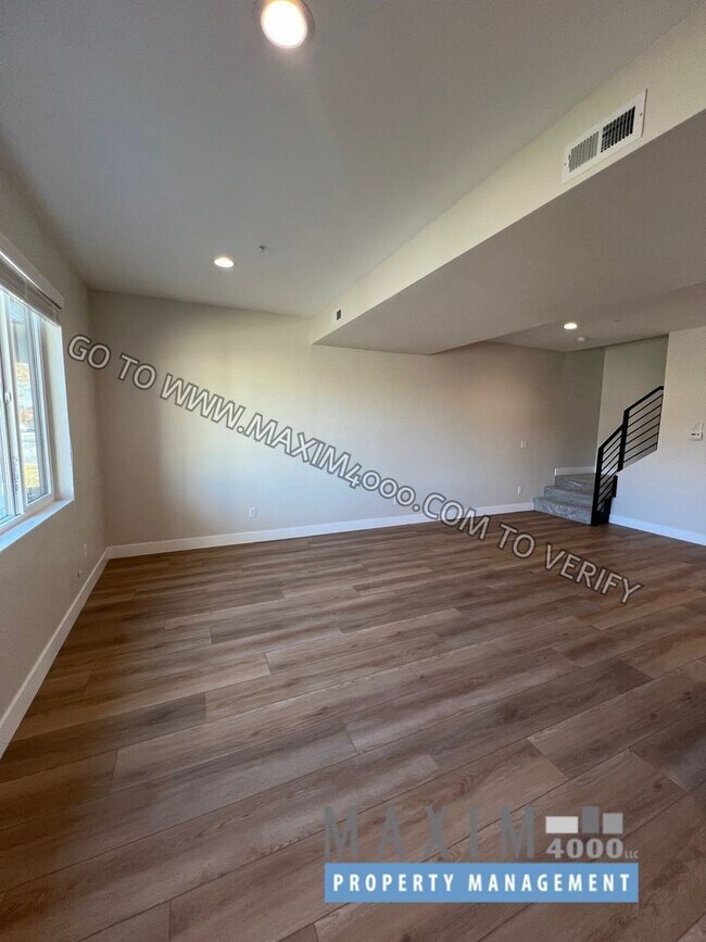 Building Photo - 1444 Kennedy Ave