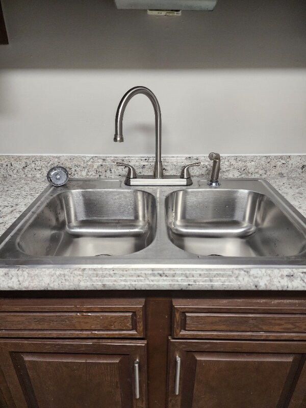 Building Photo - 201 Rose Ln St SW