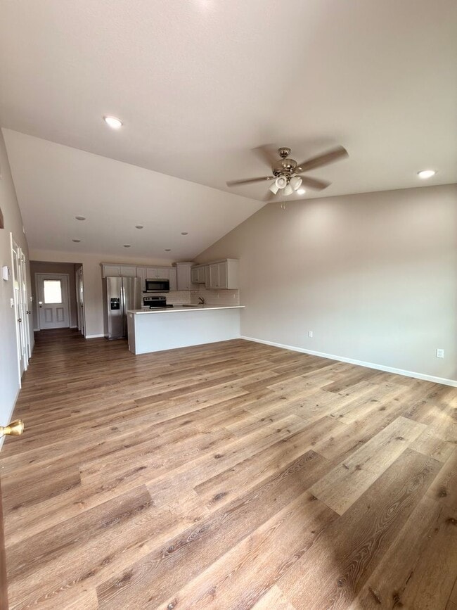 Building Photo - 3031-MF3-E4