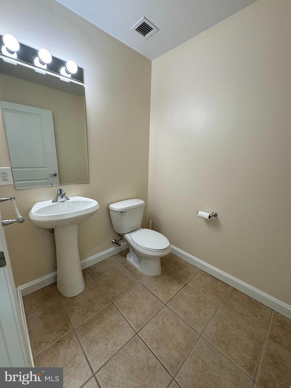 Building Photo - 901 N Penn St