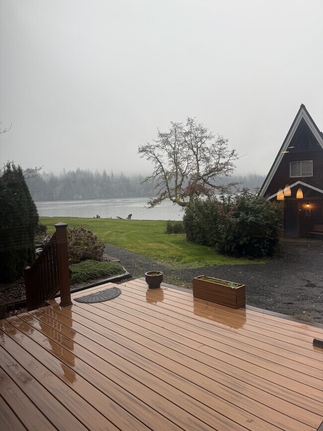 Building Photo - 111 E Driftwood Circle East