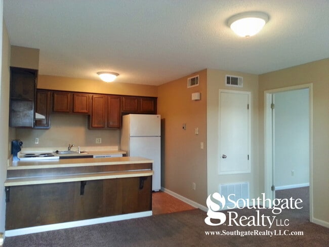 Building Photo - Hardy Manor Apartment Homes