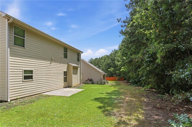 Building Photo - 906 Donington Cir SE