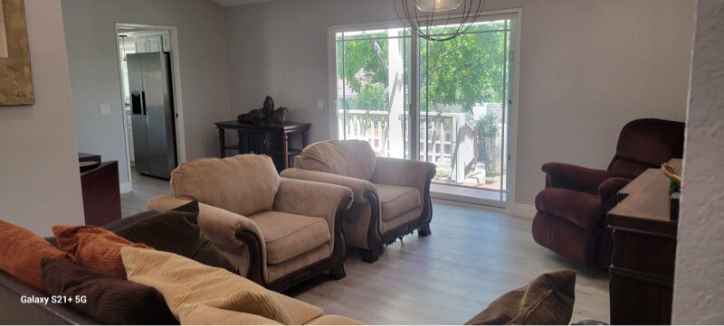 Building Photo - 4233 Fairhaven Ave