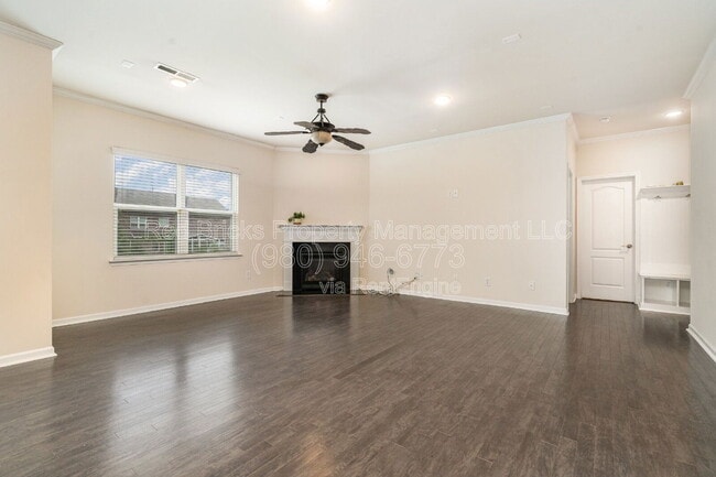 Building Photo - 532 Oak Forest Ln