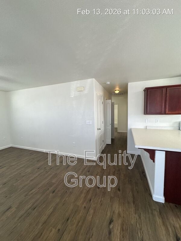 Building Photo - 540 E Lakeview Ave