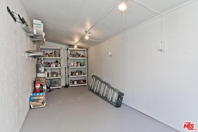 Building Photo - 723 N Mansfield Ave