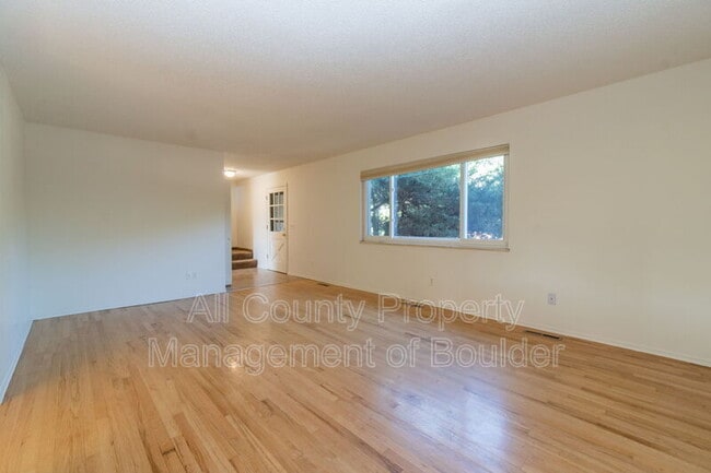 Building Photo - 1530 Ithaca Dr