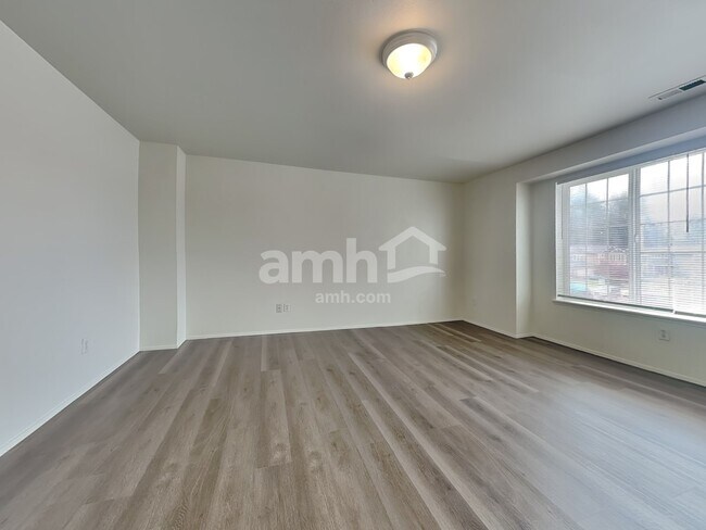 Building Photo - 18631 29th Ave E