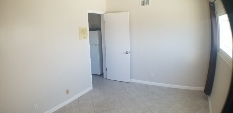 Building Photo - 520 S Flower St