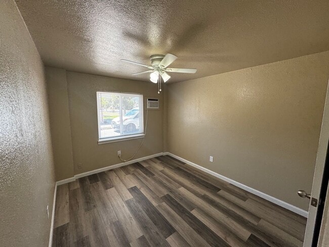 Building Photo - APPLY FOR THIS BEAUTIFUL HOME TODAY!