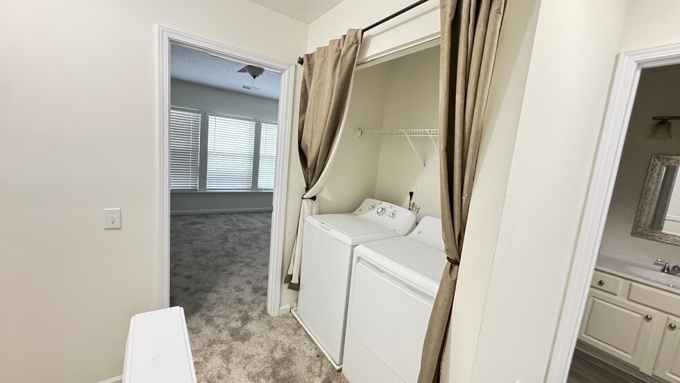 Washer Dryer - 213 Canyon Lake Cir