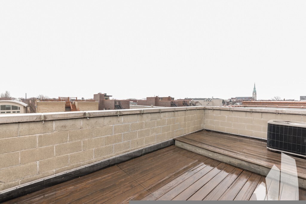 Building Photo - 2714 N Wayne Ave
