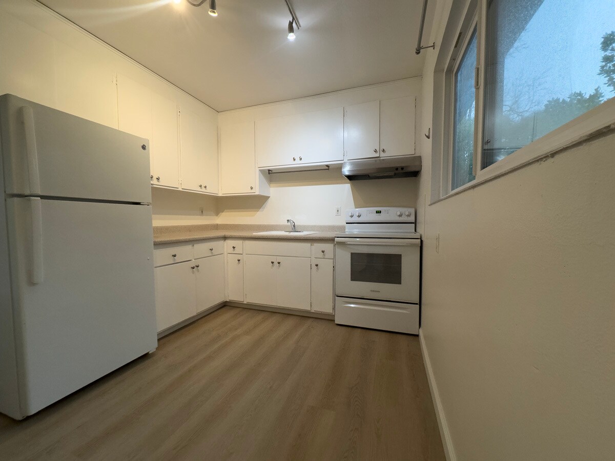 Building Photo - 6501 Raymond St