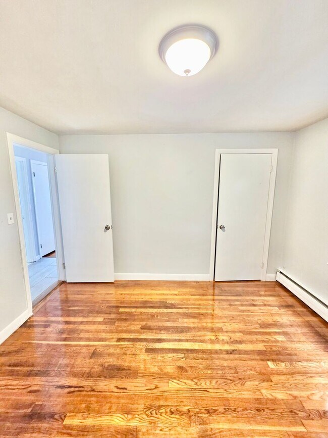 Building Photo - 39 Standish Ave
