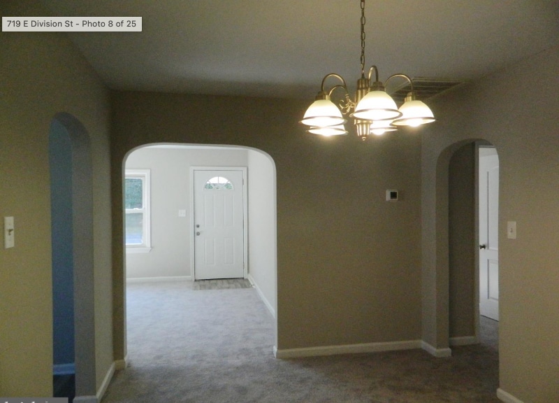 Building Photo - 719 E Division St