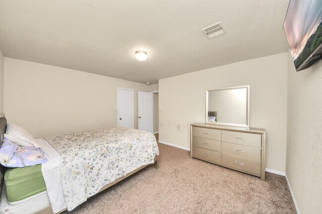 Building Photo - 8227 Pastel Dawn Trce