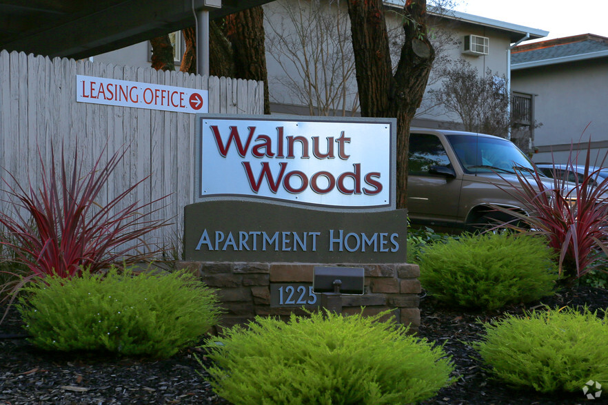 Primary Photo - Walnut Woods Apartments