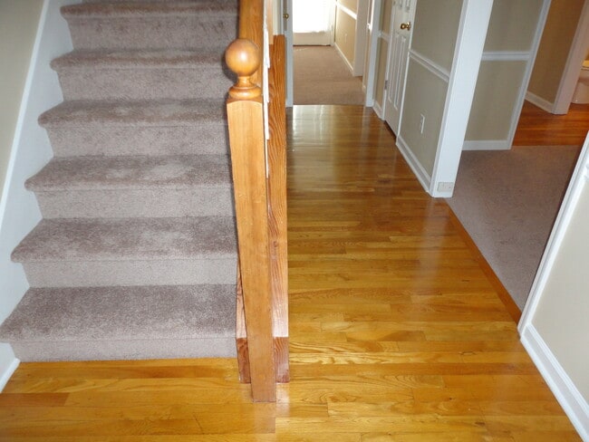 Building Photo - 2700 Kingstream Way SW