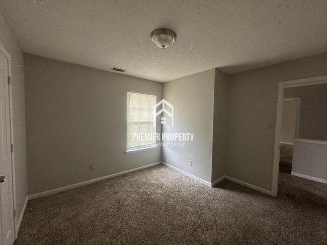 Building Photo - 995 Red Fox Cove