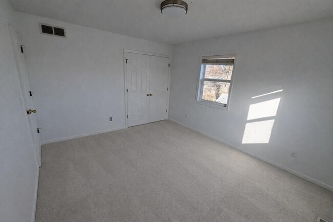 Building Photo - 6645 Queens Park Ave