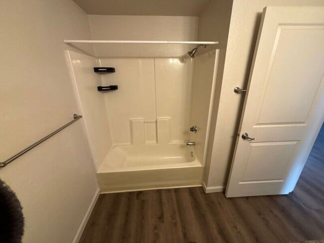 Building Photo - 1005 Boedies Ct NE