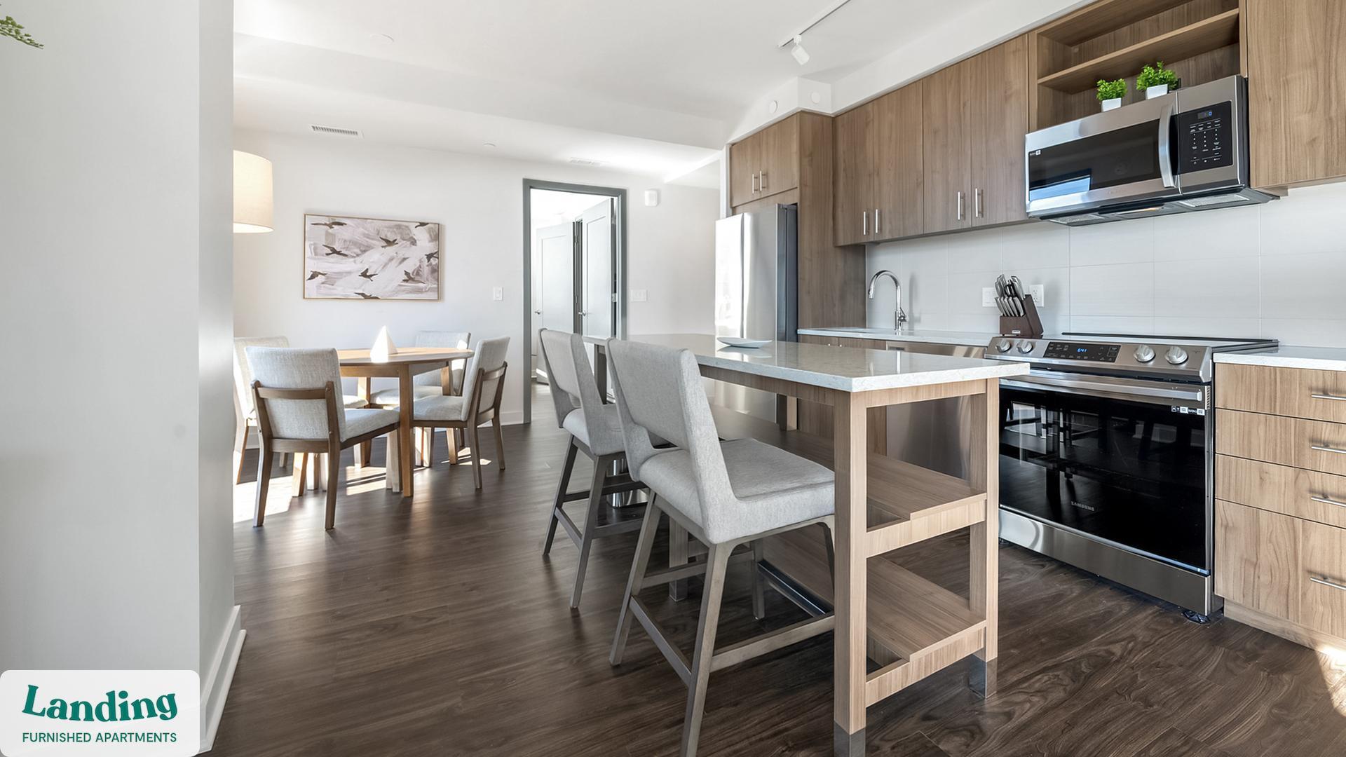 Building Photo - 350 Maple Dr SW