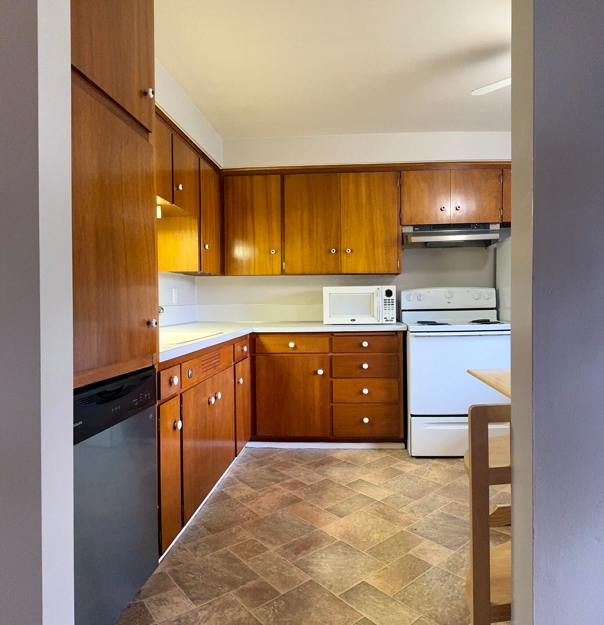 Building Photo - 521 Ave D