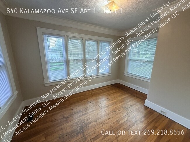 Building Photo - 840 Kalamazoo Ave SE