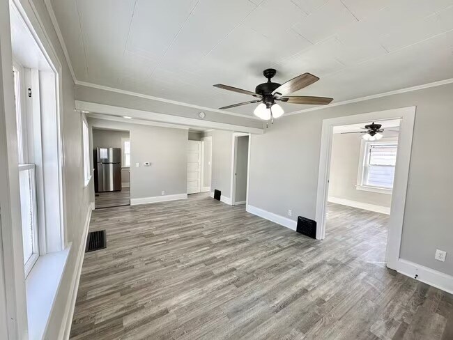 Building Photo - 1363 E 15th St