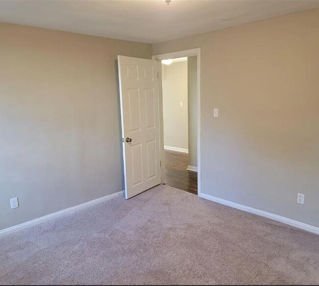 Building Photo - 1641 Pasadena Ave