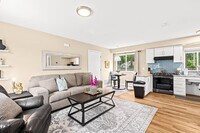 Building Photo - 18425 Mesle St