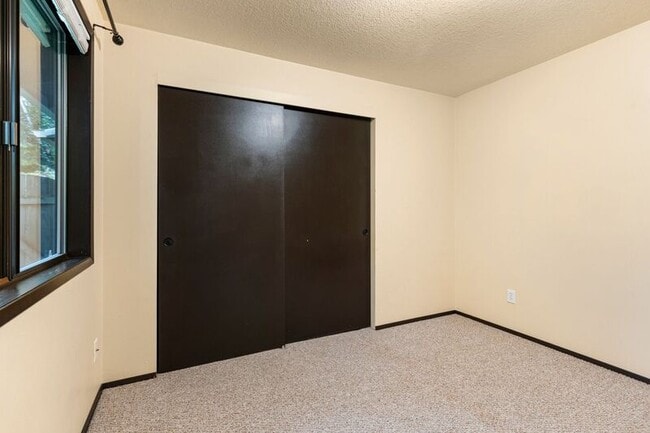 Building Photo - 4617 SE 48th Av
