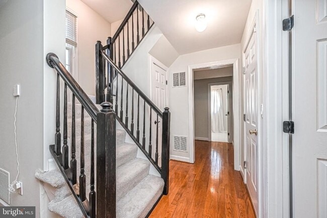 Building Photo - 12700 Dogwood Hills Ln