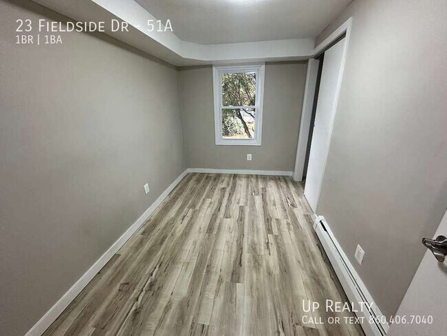 Building Photo - 23 Fieldside Dr