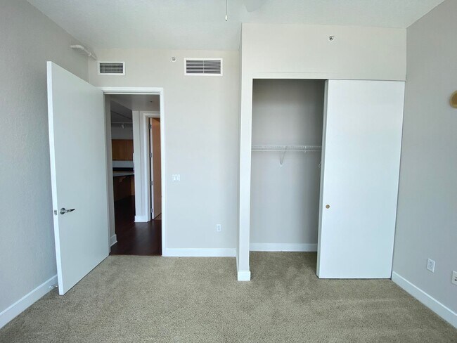 Building Photo - 2 Bedroom 2 Bath VUE Condo -- Application ...